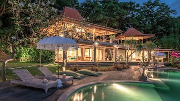 Villa Jamu Sumberkima Hill | Kolam renang pribadi