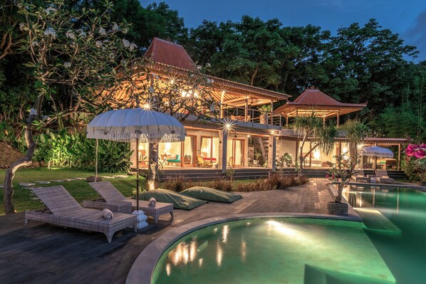 Comfort Villa | Kolam renang persendirian