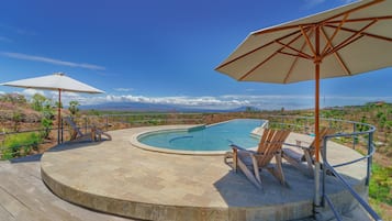 7 outdoor pools