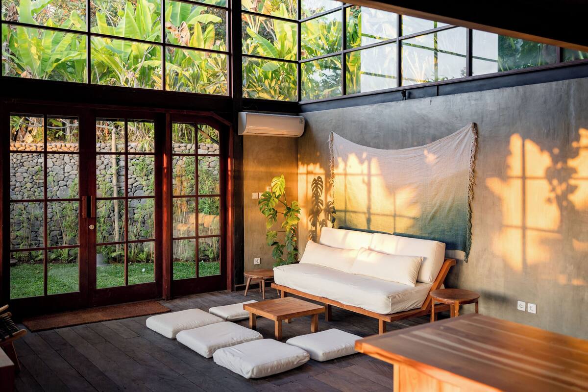 Villa Sora Sumberkima Hill | บริเวณนั่งเล่น