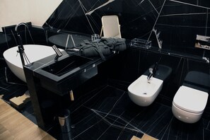 Junior Suite | Bathroom