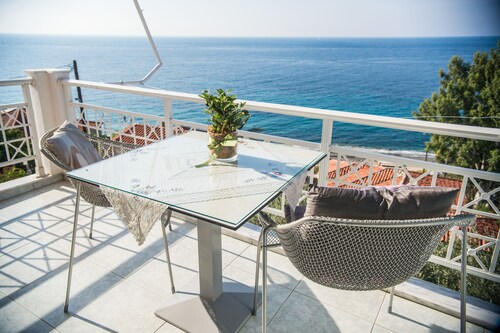 Maria Plomari Apartments