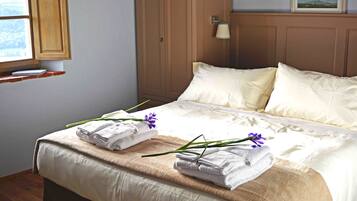 Doppelzimmer, Gartenblick | Hochwertige Bettwaren, Schreibtisch, Bügeleisen/Bügelbrett