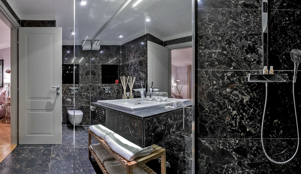 Heritage Hotel 19 by null