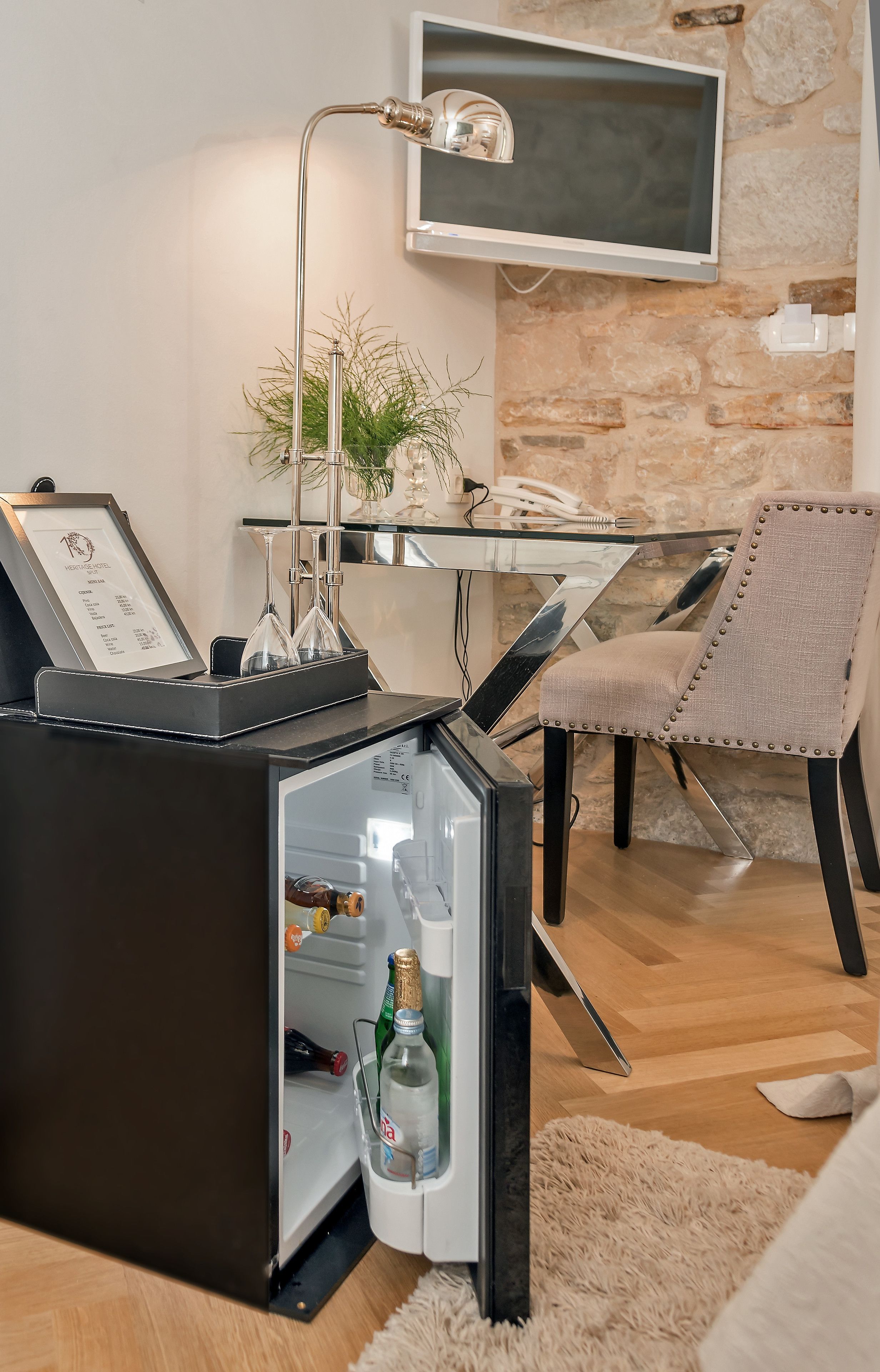 double room, ground floor | premium bedding, minibar, in-room safe, desk