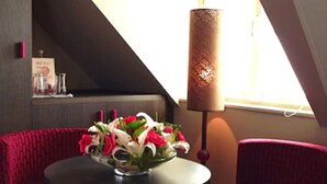 Daily continental breakfast for a fee - Hotel Aero (Paris)