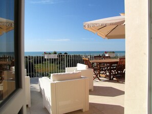 Appartement, 2 chambres, terrasse, vue mer | Balcon
