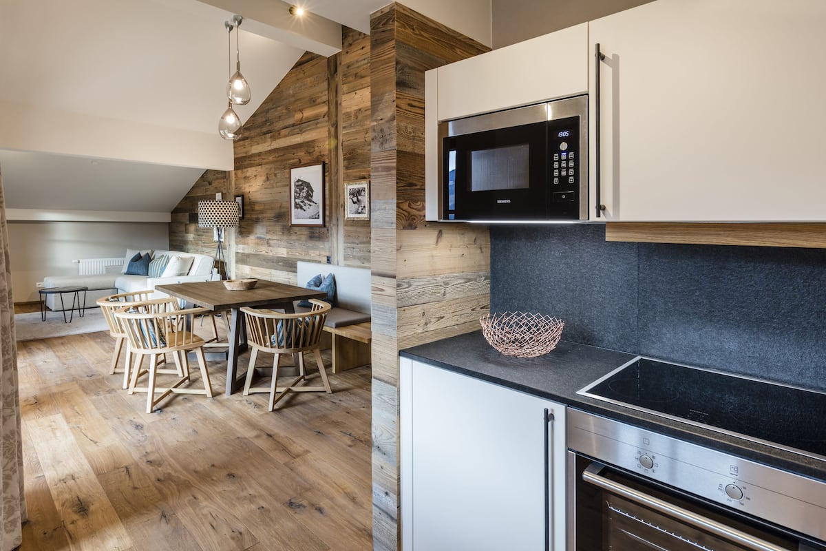 deluxe apartment (lodge v, incl. cleaning fee) | in-room dining