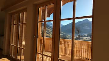 Deluxe Apartment (Lodge V, incl. Cleaning fee) | 1 bedroom, in-room safe, blackout curtains, free cots/infant beds