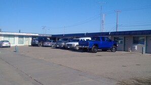 Free self parking - Franklin Motel (Assiniboia)