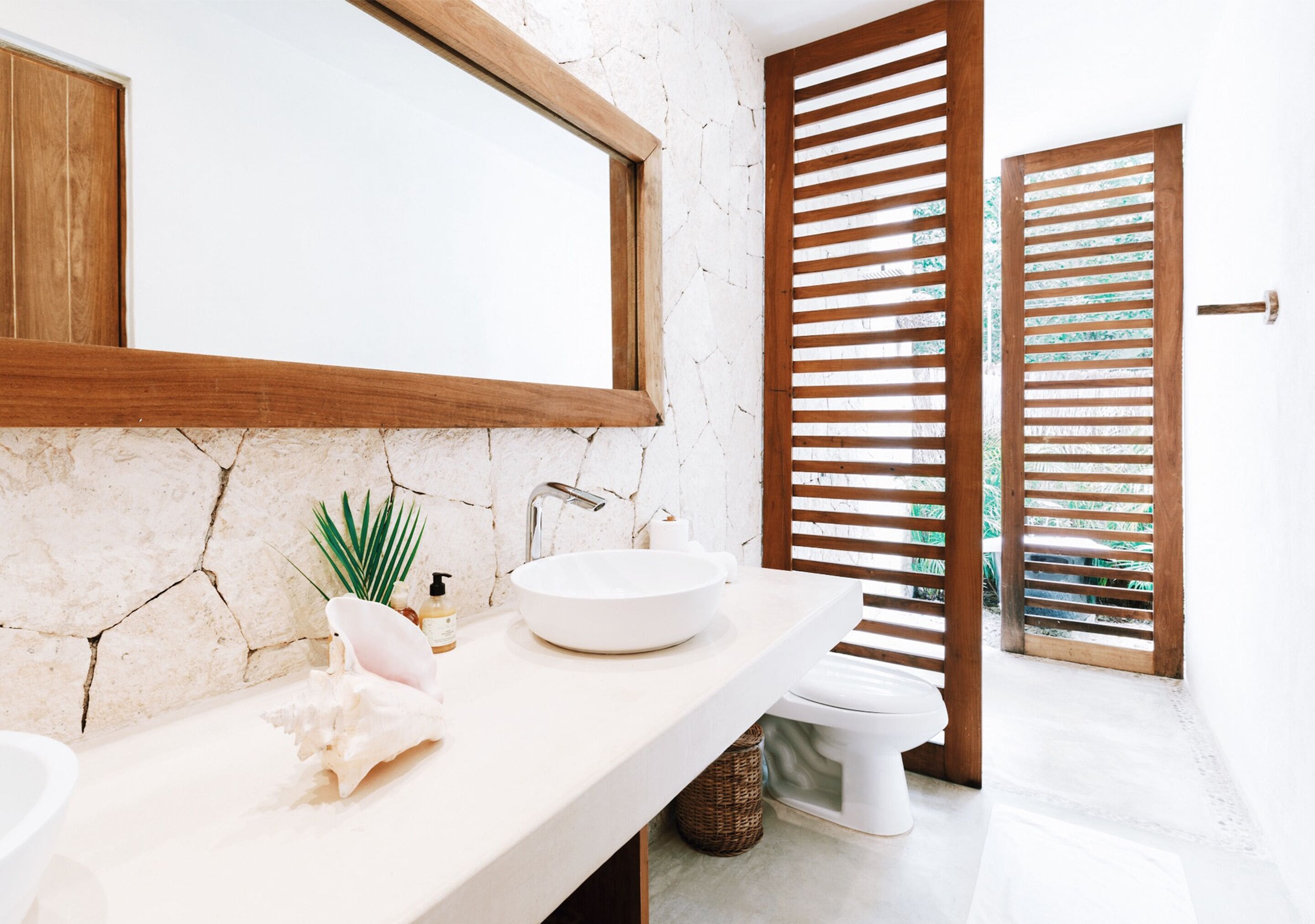 luxury house | bathroom | shower, rainfall showerhead, free toiletries, hair dryer