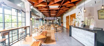 Cleo Hotel Jemursari