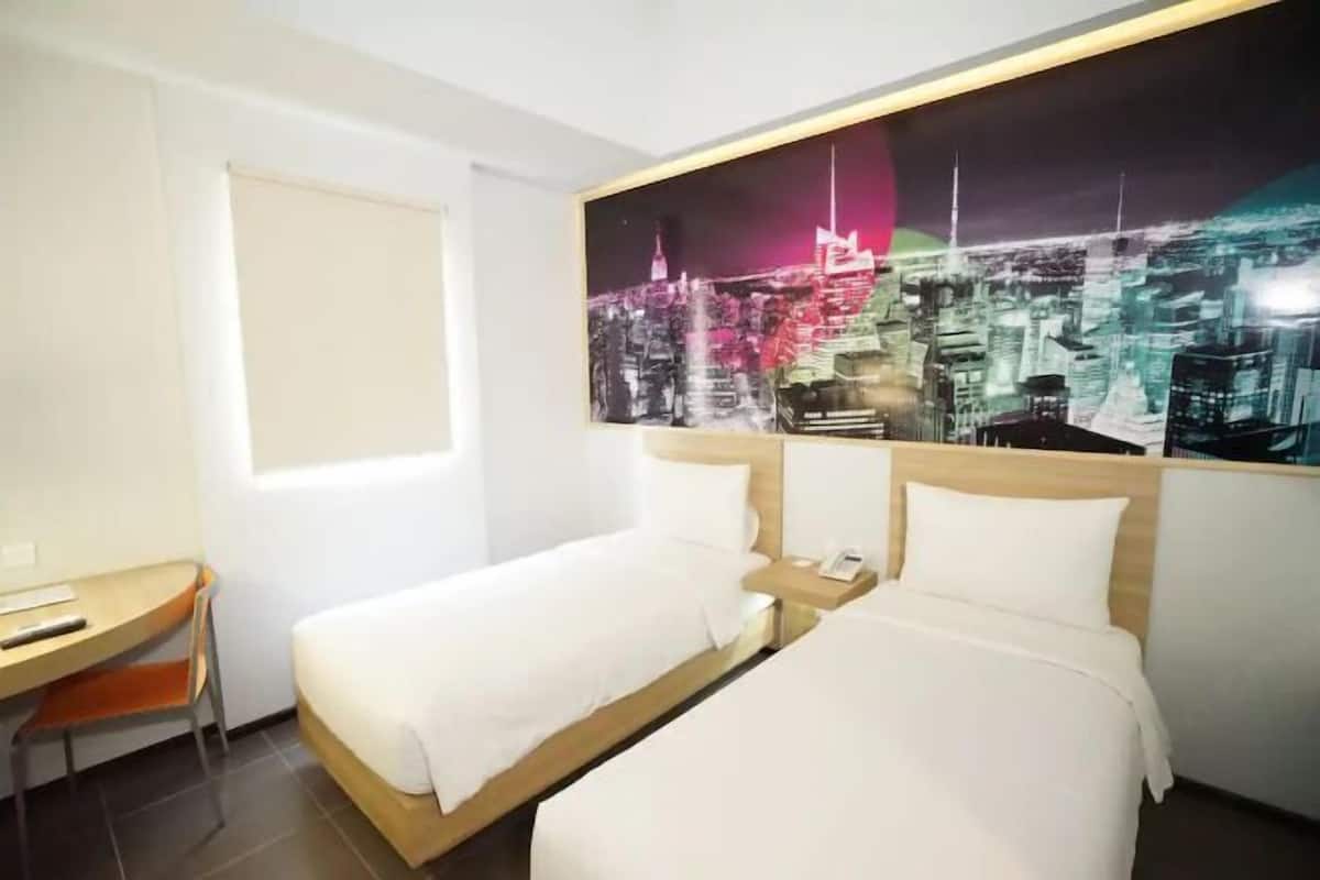 In-room safe, desk, WiFi (free)