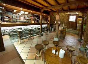 Double Room Single Use | Desk, blackout drapes, free cribs/infant beds, rollaway beds - Hostal Gran Duque (Piedrahita)