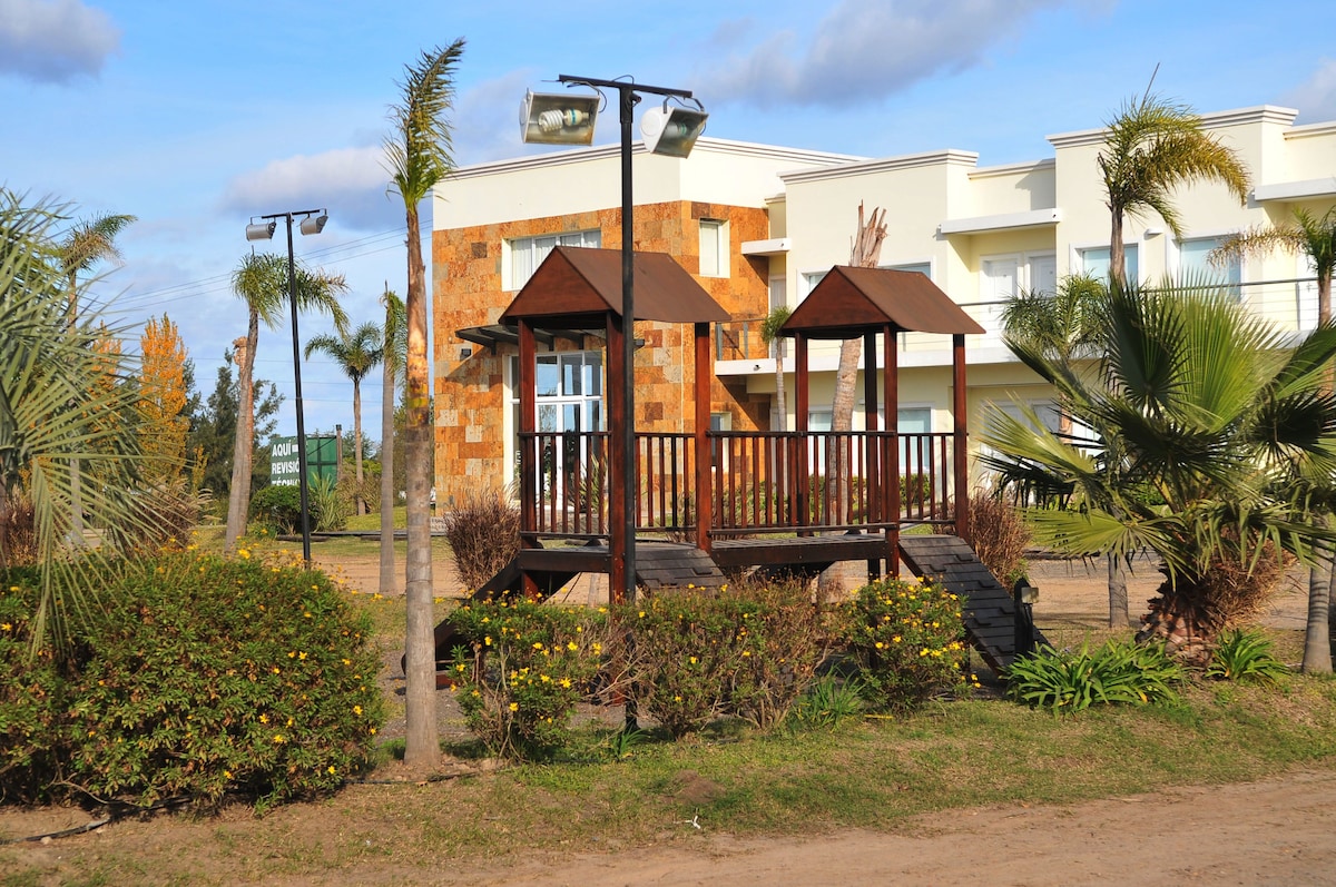 Zona de juegos infantil al aire libre