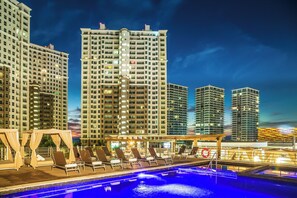 Outdoor pool - Fiesta Inn Puerto Vallarta Isla (Puerto Vallarta)