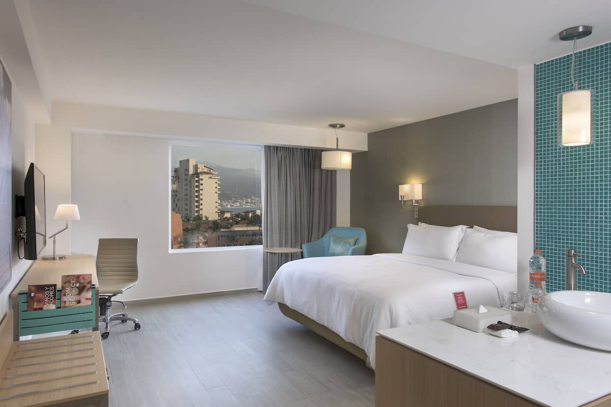 Superior Room, 1 King Bed | Premium bedding, pillow-top beds, in-room safe, desk