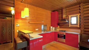 Four, plaque de cuisson, lave-vaisselle, cafetière/bouilloire