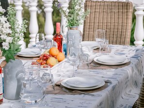 Outdoor dining - Villa in Cala Llonga near Beach & Ferry Port (Cala Llonga (santa Eulalia del Rio))