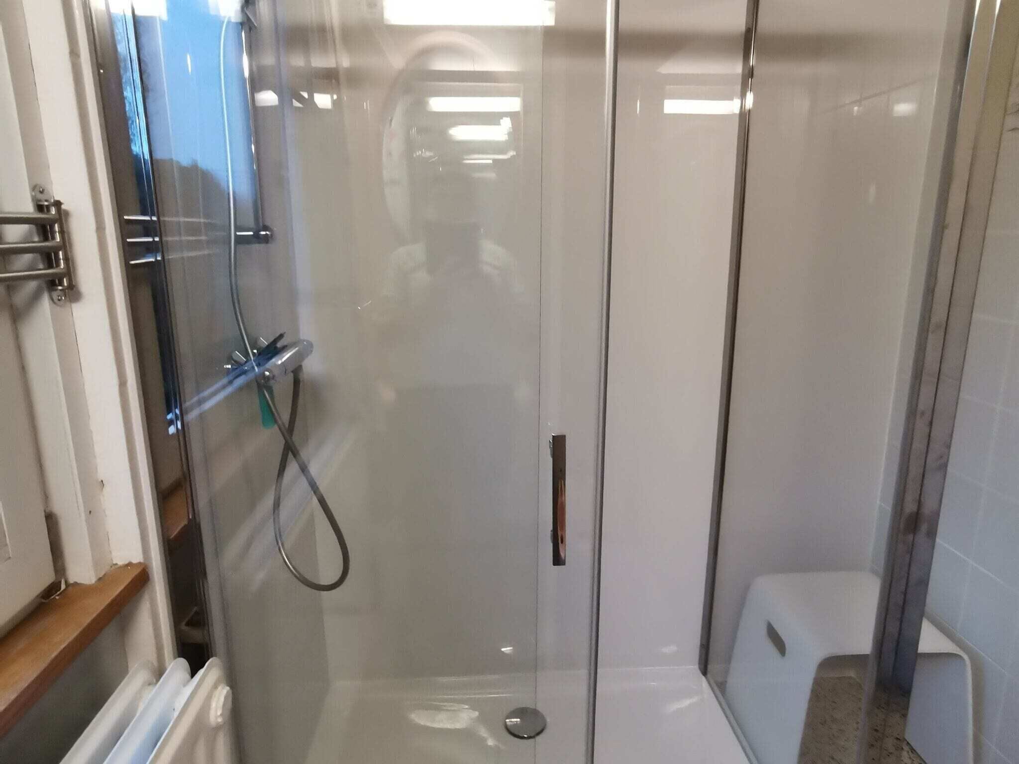 Ensemble douche/baignoire, bidet