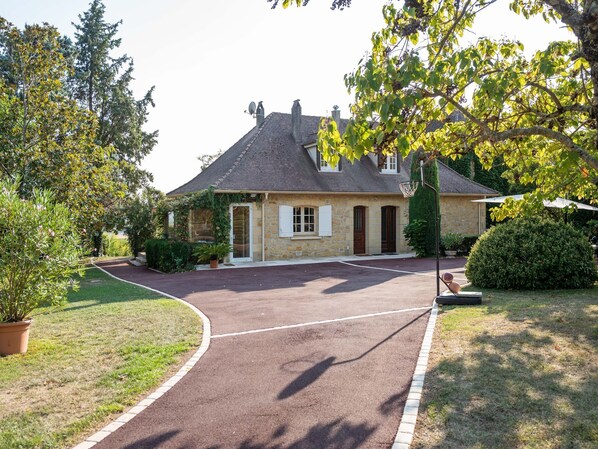 Exterior - Luxury Villa in Wine Country (Vélines)