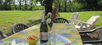 Ferienhaus in Isenay nahe See und Wald