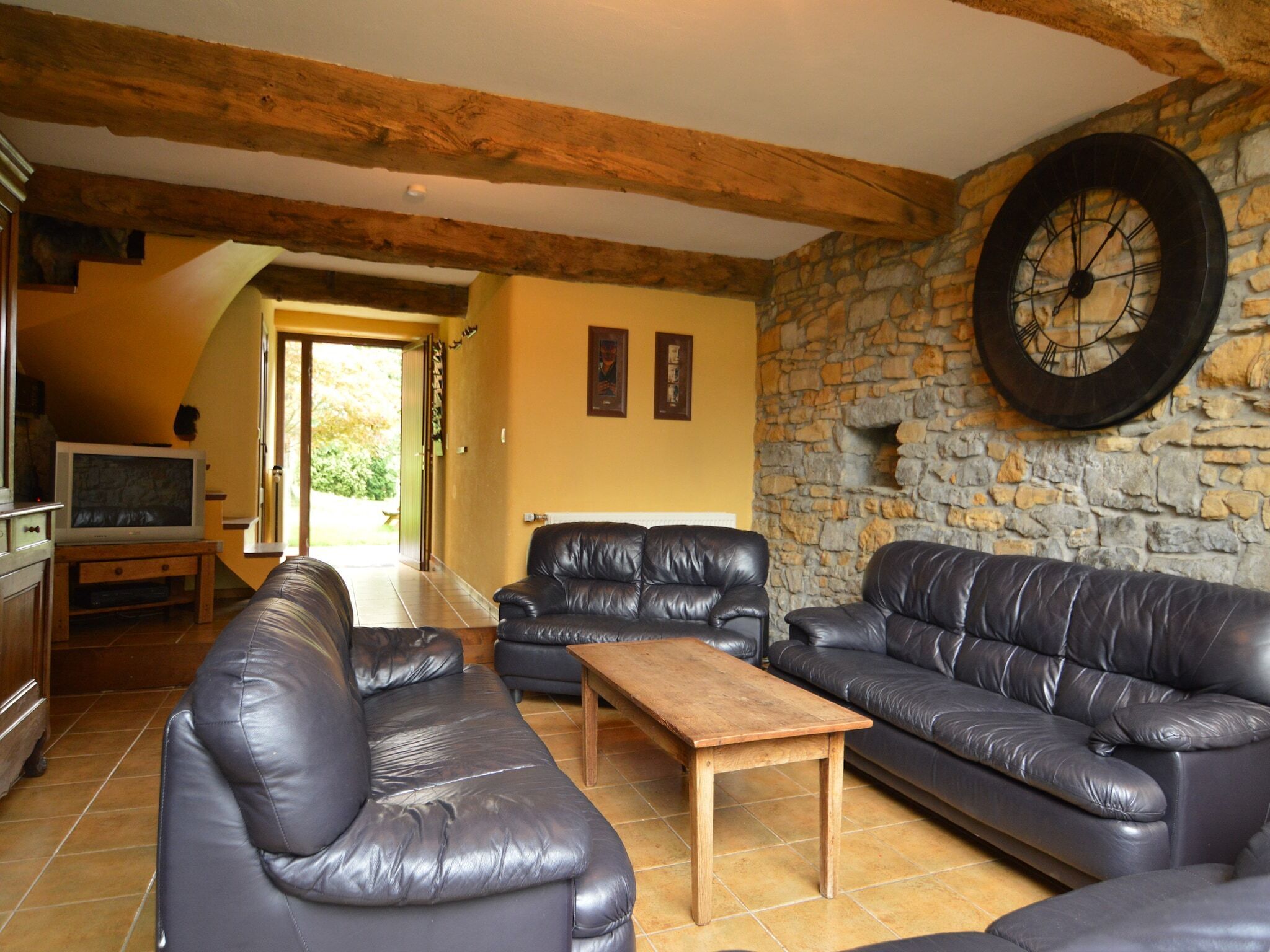 TV, lettore DVD, impianto stereo