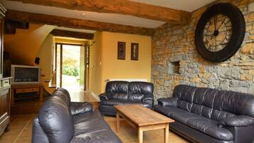 TV, lettore DVD, impianto stereo