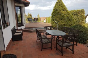 Outdoor dining - Group Hideaway with Pool (Ballenstedt)