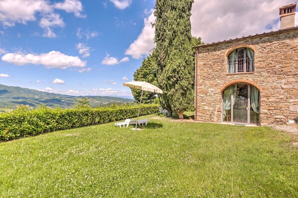 Property grounds - Appealing Home with pool (Dicomano (fi))