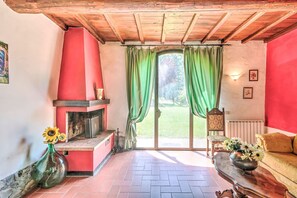 TV, fireplace, table tennis - Appealing Home with pool (Dicomano (fi))