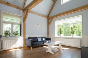 TV - Haven with Garden & Comfort (Zuidoostbeemster)