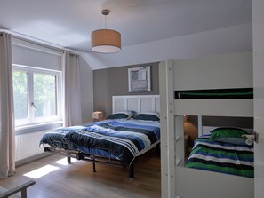 5 bedrooms, WiFi