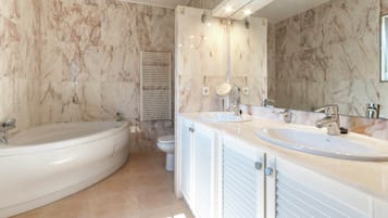 Een douche, een bubbelbad