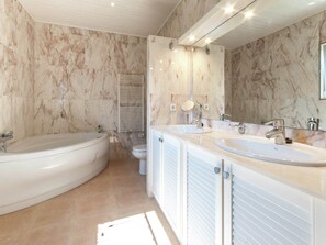 Een douche, een bubbelbad