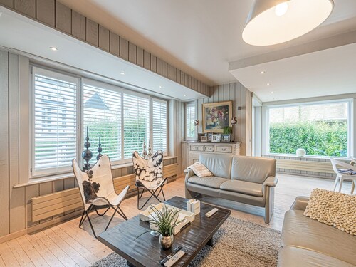 Schönes Ferienhaus in Westende-Bad mit Sauna und Tischtennis