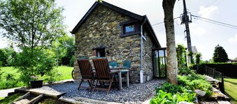 Peaceful Cottage with Forest