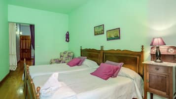 5 bedrooms, WiFi