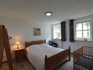 5 bedrooms, WiFi