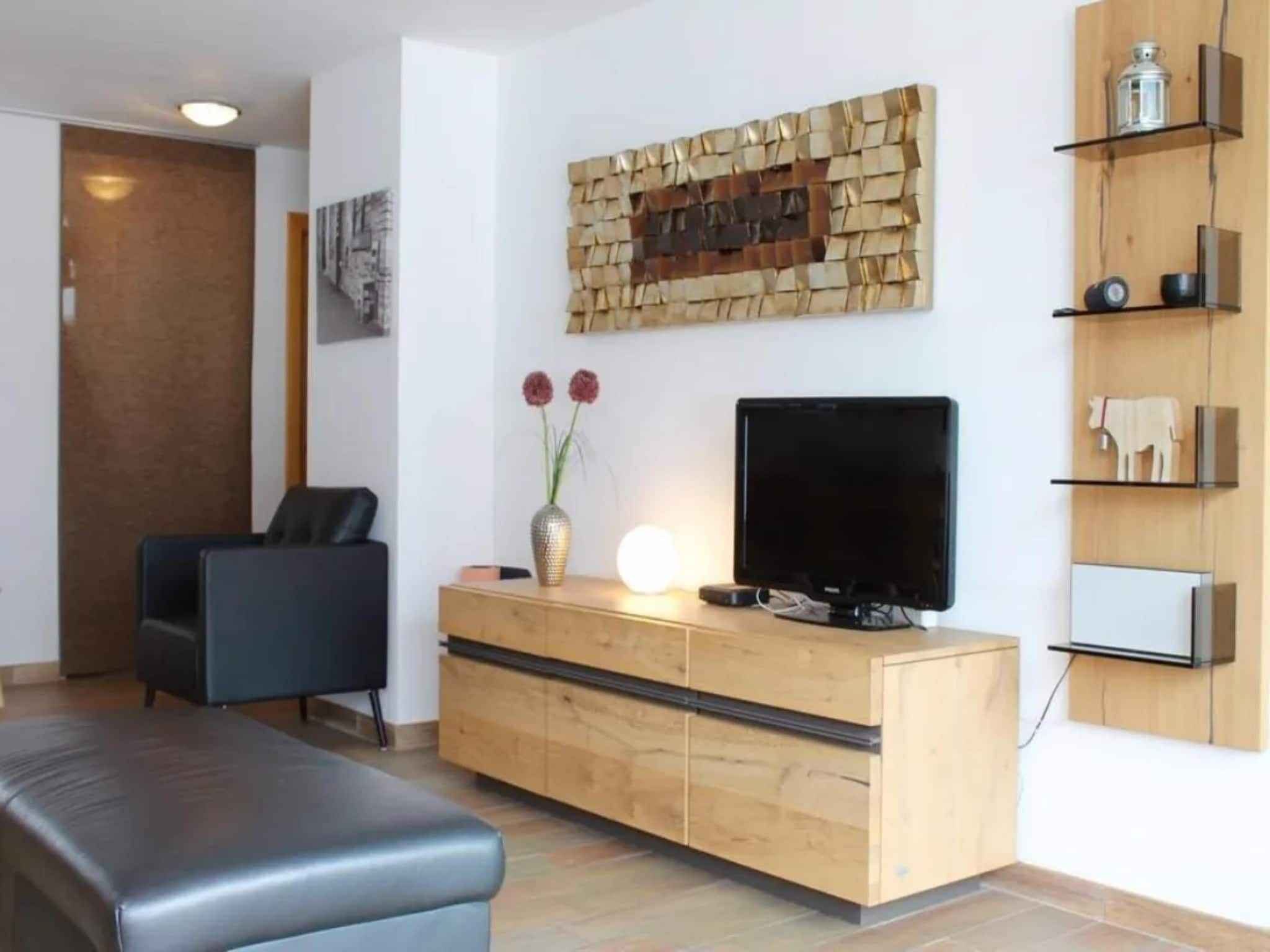 Fernseher, Kamin, DVD-Player