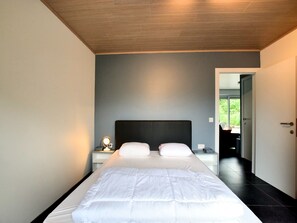 7 bedrooms, WiFi - Luxurious Home with Sauna (Somme-Leuze)