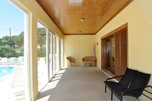 Terrace/patio - Villa in Vilamoura with Private Pool & BBQ (Vilamoura)