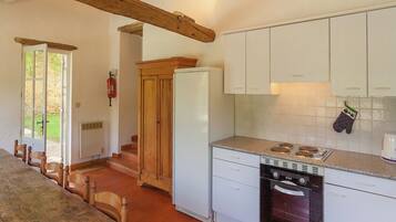 Réfrigérateur, micro-ondes, four, lave-vaisselle