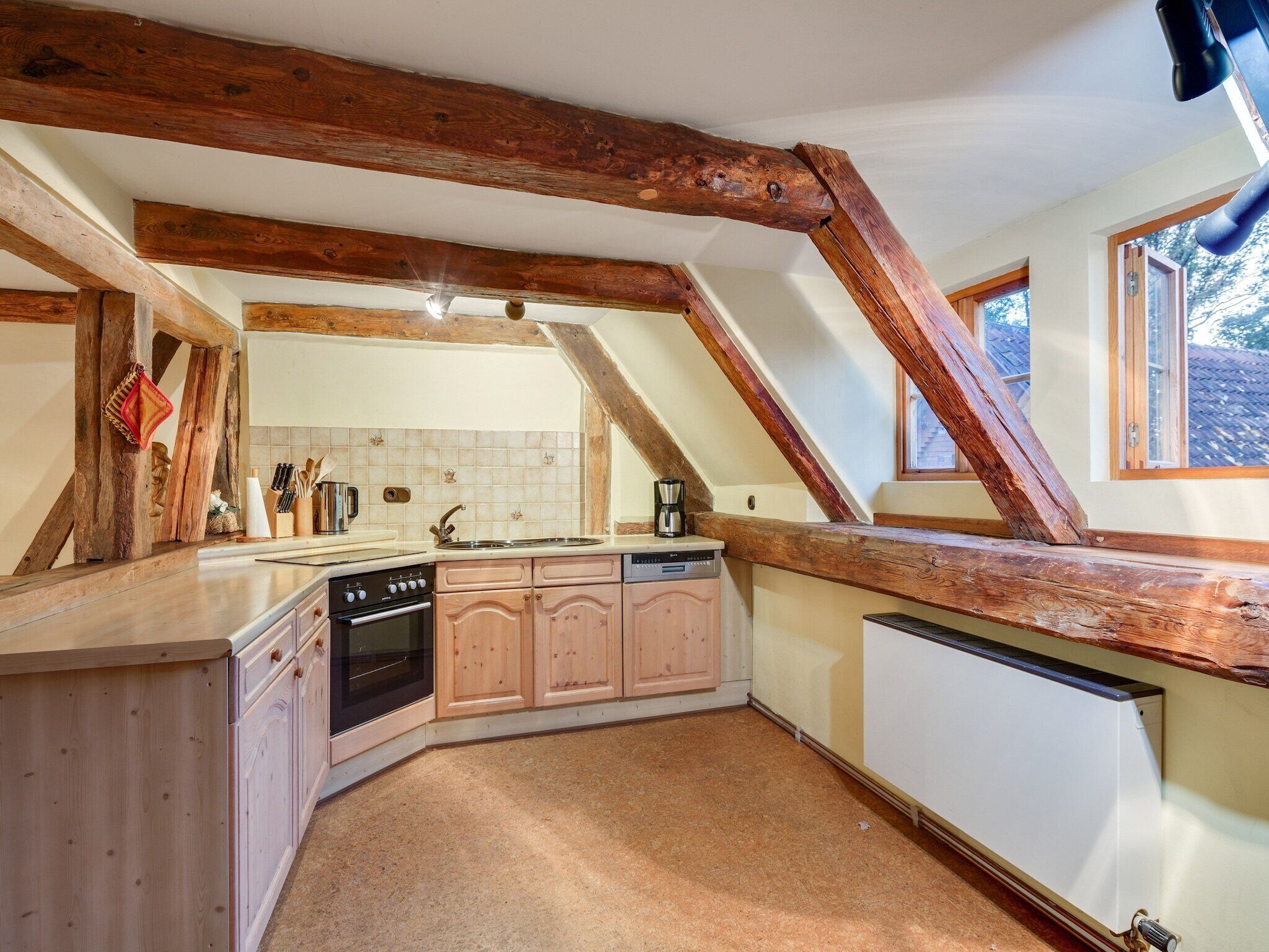 Køleskab, ovn, kogeplade, opvaskemaskine