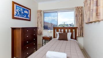 2 Bedroom Apartment | Iron/ironing board, free WiFi