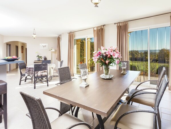 Dining - Villa in Cazals with Pool & Lake Nearby (Cazals)