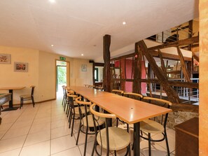 تناول الطعام