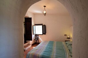 4 bedrooms - Villa in Almogía with Pool & Nature Views (Almogía)