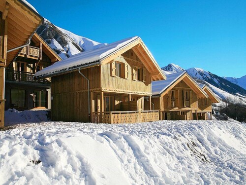 Scenic Chalet Apartment for Groups