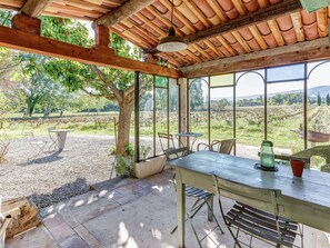 Dining - Cottage in Oppède amidst Vineyards (Oppède)